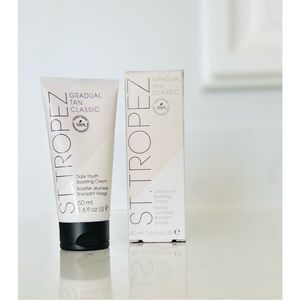 St. Tropez Gradual Tan Classic Daily Youth Boosting Cream Self Tanning Lotion